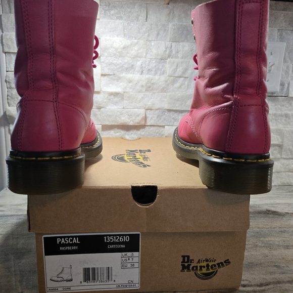 Dr. Martens Pascal boot, UK 5, Raspberry - Picture 7 of 7